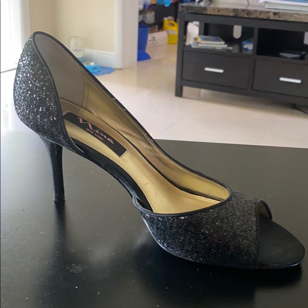 Nina New York Women black glitter pump